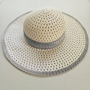 Elegant Target Beige Sun / Beach Paper Floppy Hat with Black Trim - Like New